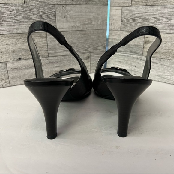 Black Naturalizer Heels - Picture 3 of 5